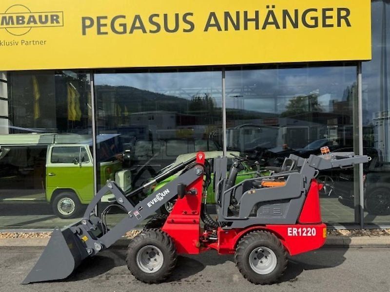 Everun ER 1220   Hoflader fahrzeug