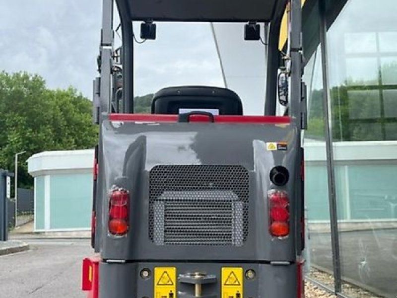 Kima Pegasus 06 Hoflader Hoftruck Knicklenker