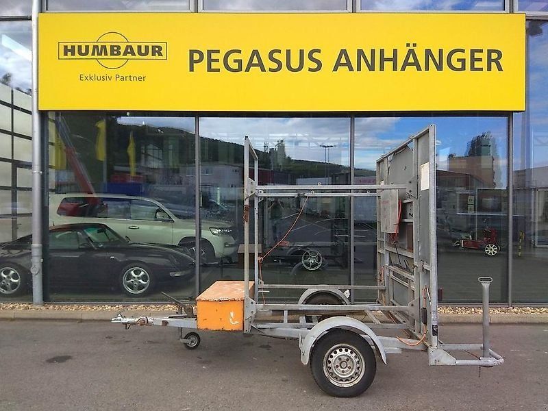 Verkehrsleittafel Baustellenanhänger 750kg