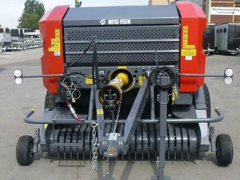 Metal-Fach Rundballenpresse Z562 RN feste Kammer 16 Walzen