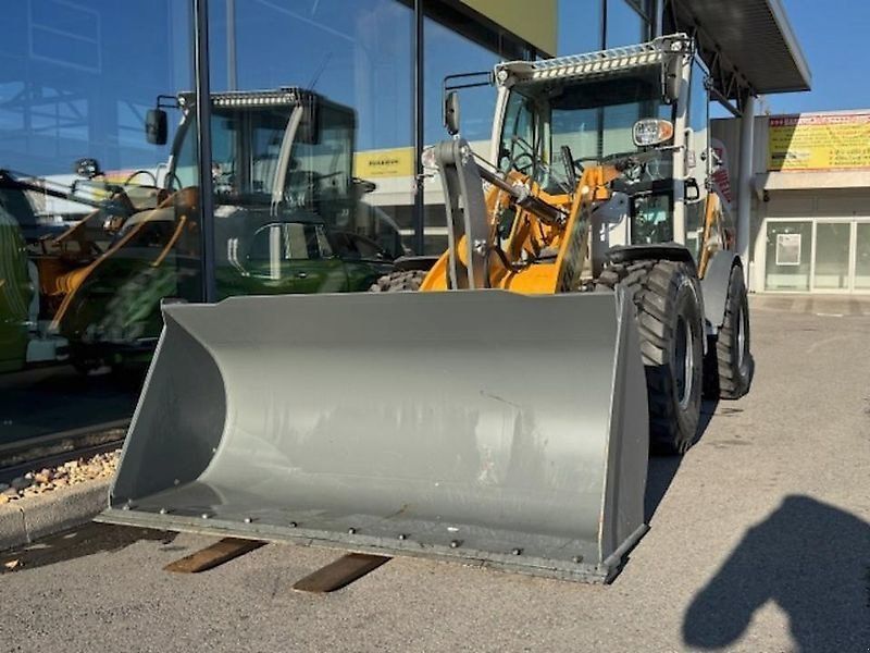 Liebherr L 506 Compact  Allrad Baumaschine Lader