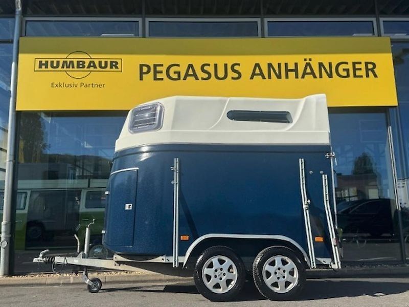 Köper 2 Pferde Vollpoly 2t Sattelkammer