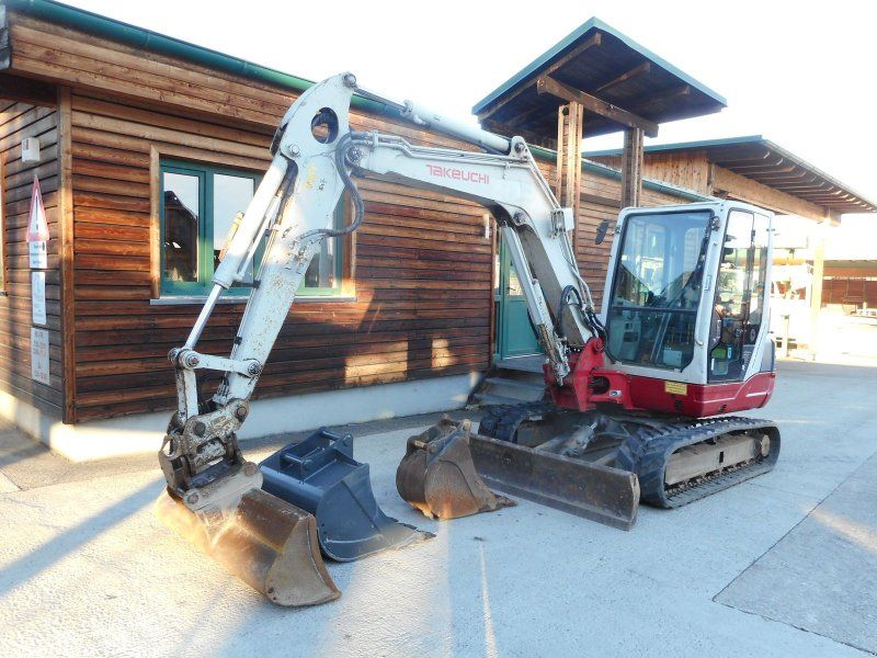 Takeuchi TB 250 mit POWERTILT + hydr. SW + 3 Löffel