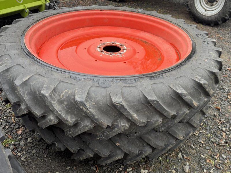 BKT 320/85R32 320/90R46 Rädersatz Claas Arion