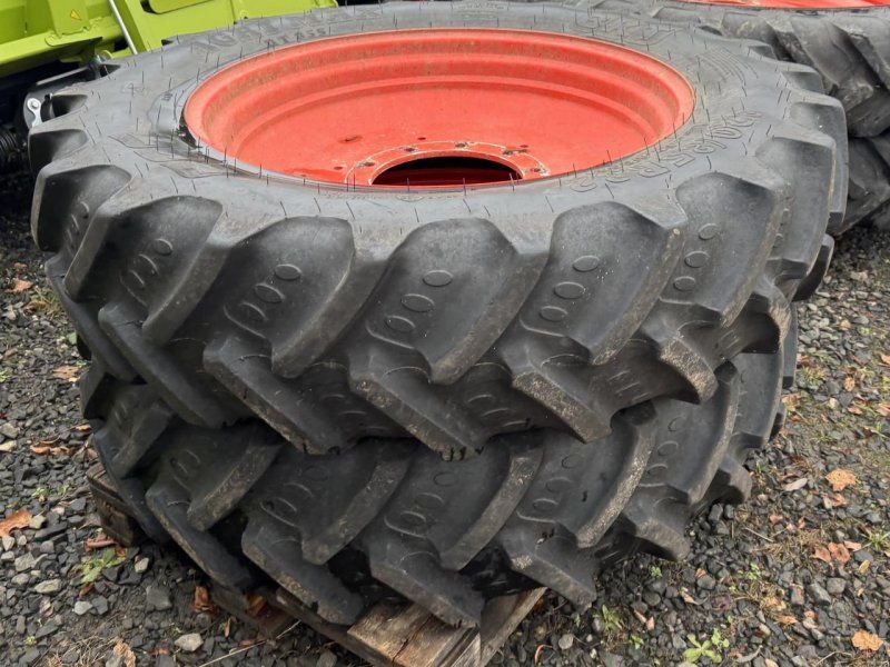 BKT 320/85R32 320/90R46 Rädersatz Claas Arion