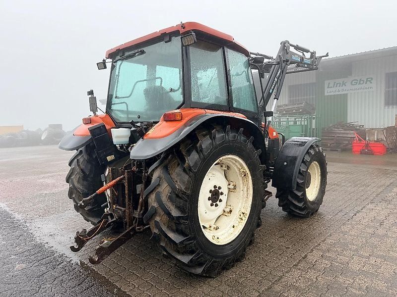 New Holland L85 DT mit Frontlader