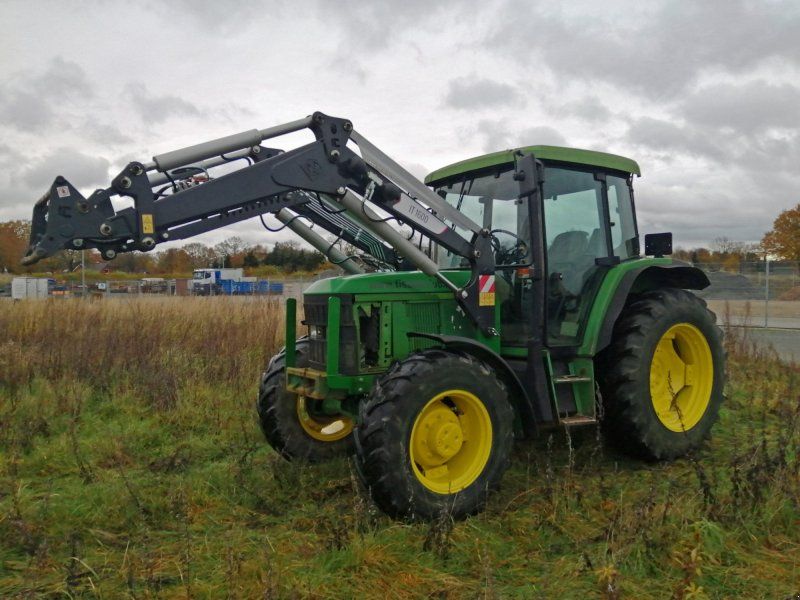 John Deere 6110 Frontlader+Druckluft