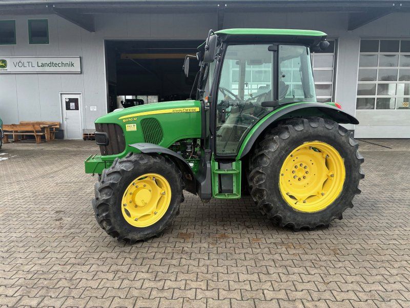 John Deere 5070 M