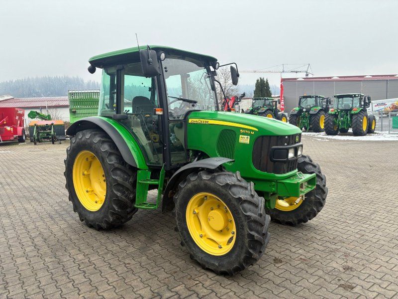 John Deere 5070 M