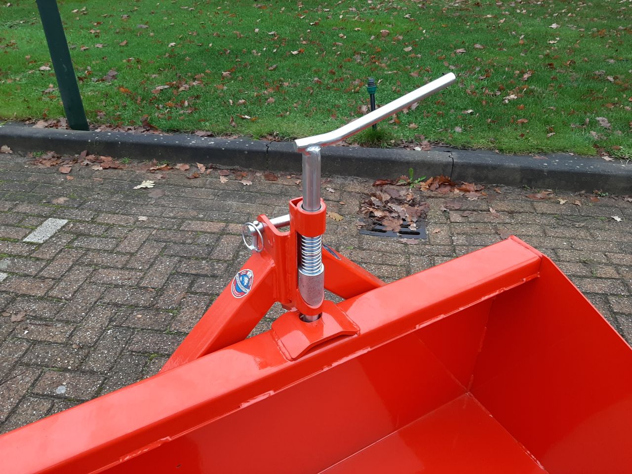 Boxer Agri TB 100L grondbak voor achter de mini trekker