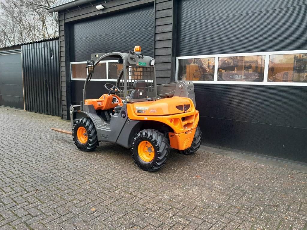 Ausa T 144 H x4 verreiker minilader