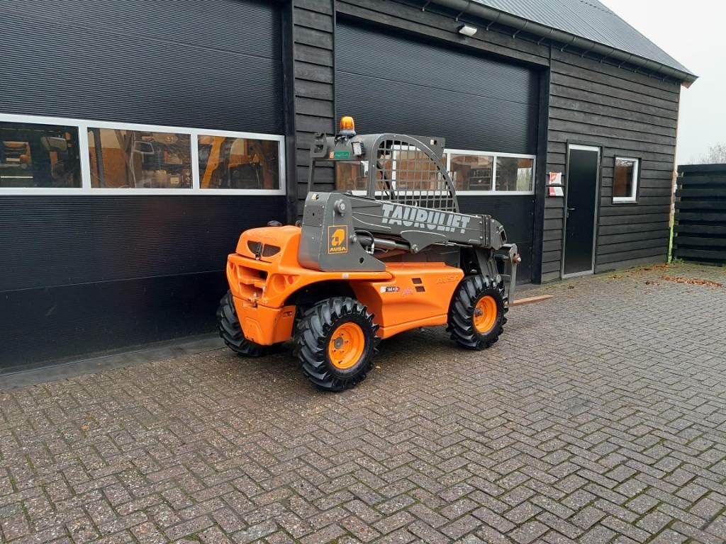 Ausa T 144 H x4 verreiker minilader