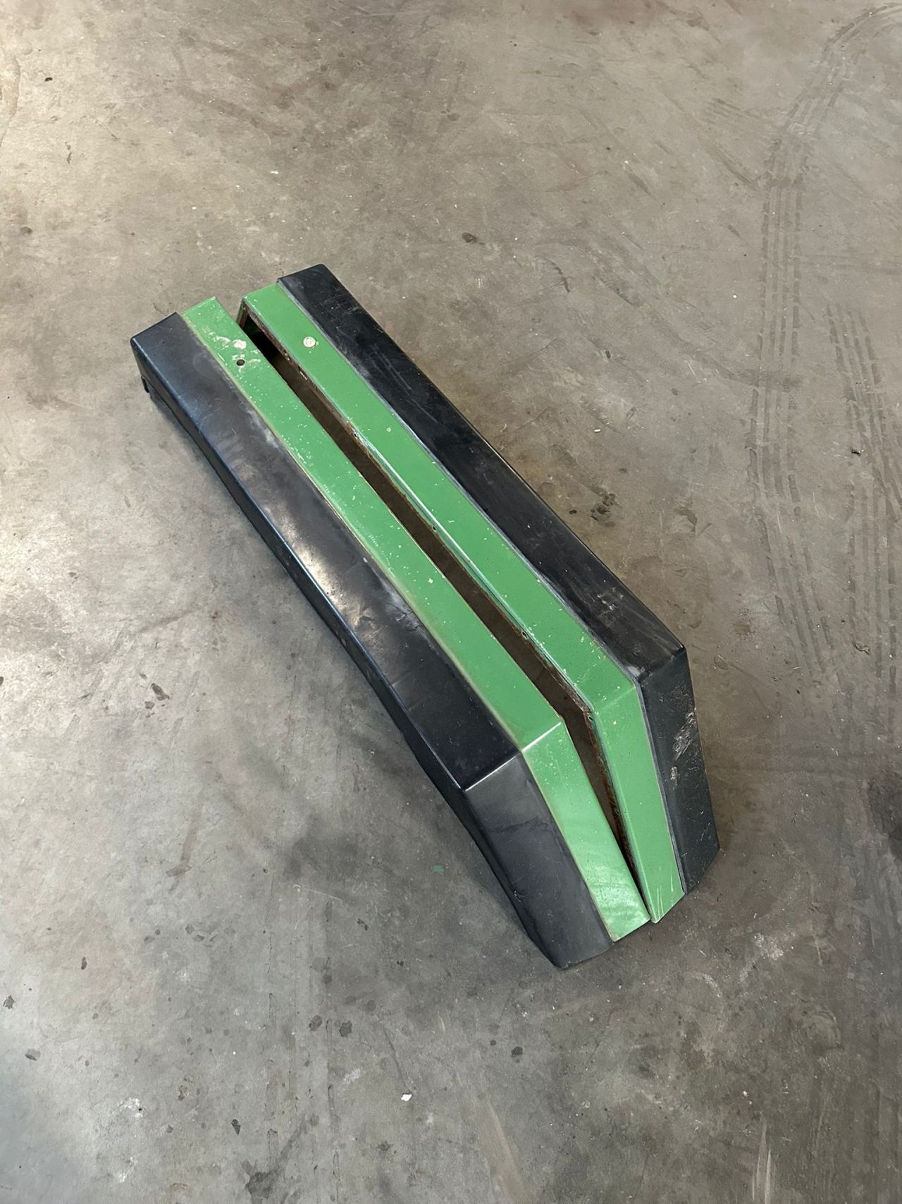 Fendt ondertrekhaak kipperknobbel spatbordverbreder