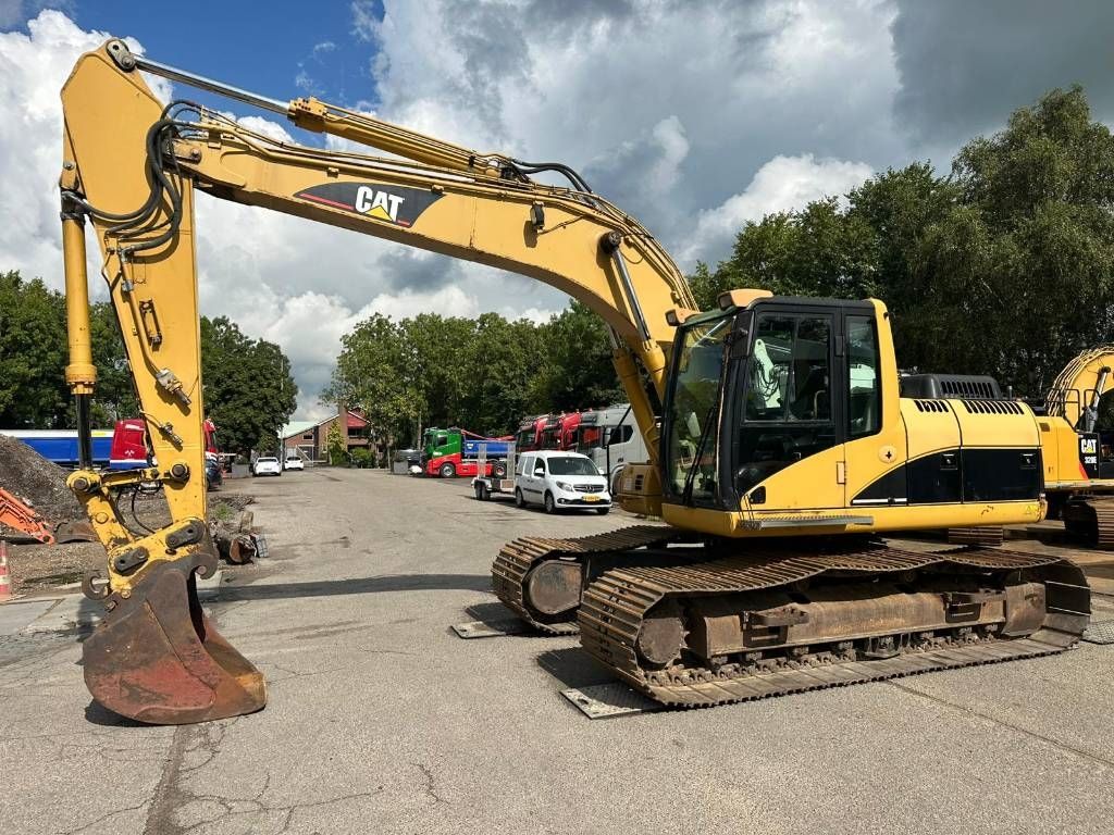 CAT 318 C L - 3066 engine!