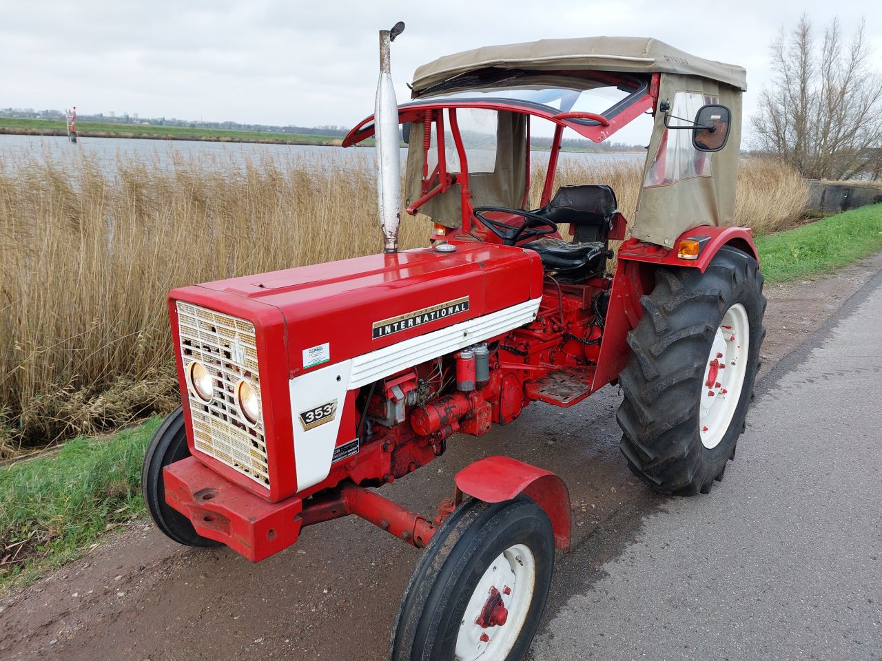 International 353 WEINIG UREN I.Z.G.ST