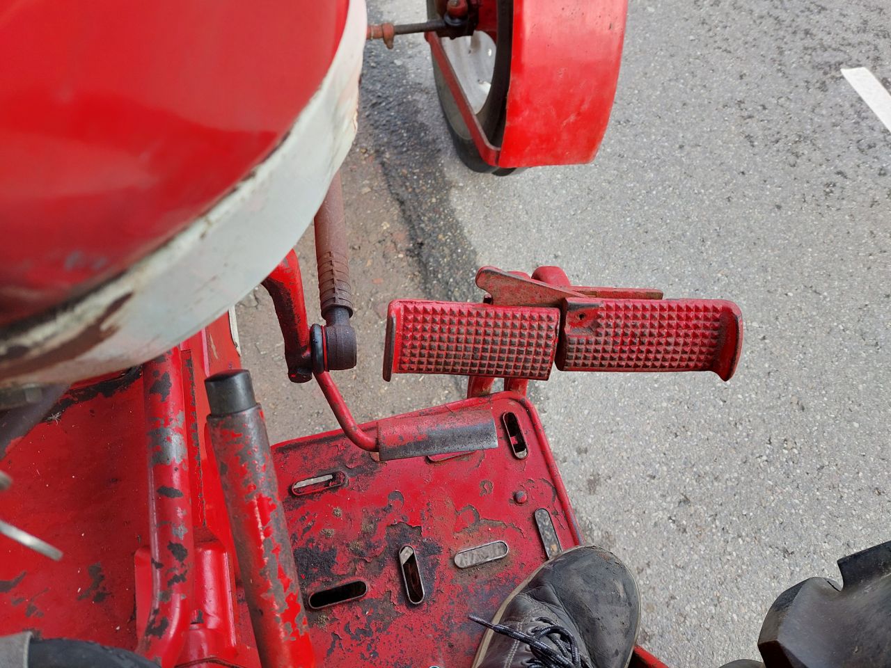 International 353 WEINIG UREN I.Z.G.ST