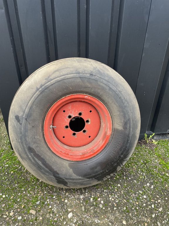 Onbekend Set wielen 11.00-16 Vredestein