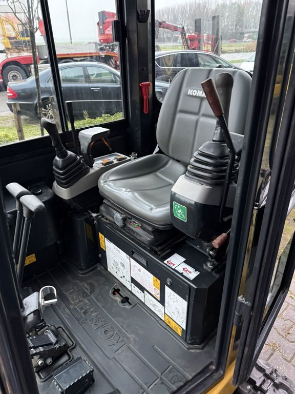 Komatsu PC16R-3HS (2022 / 170 uur)