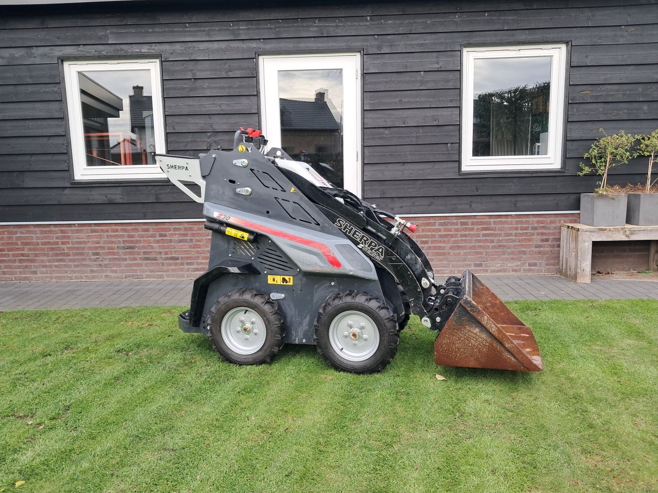 Sherpa Z30 ( Bj 2025 ) Sherpa 100 / Giant / Skidster Mini shovel