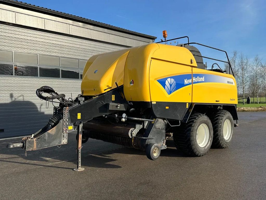 New Holland BB9060 CropCutter