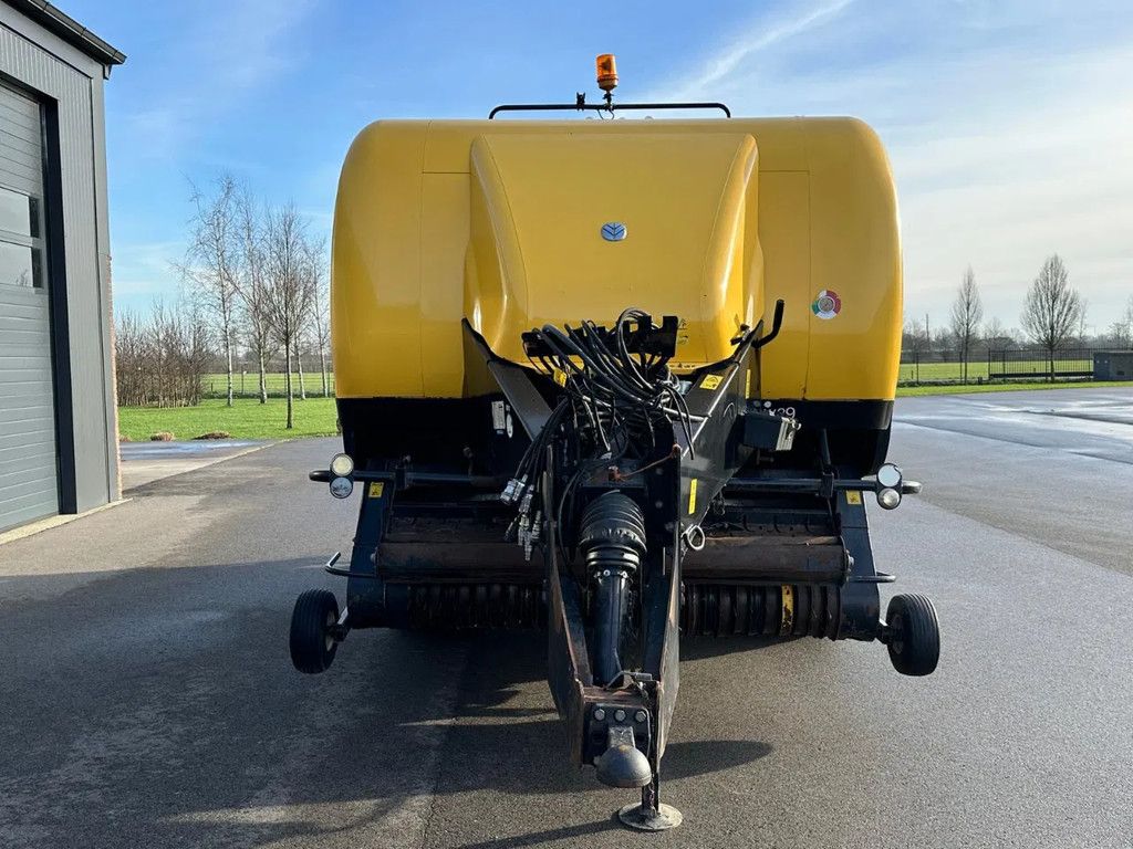 New Holland BB9060 CropCutter