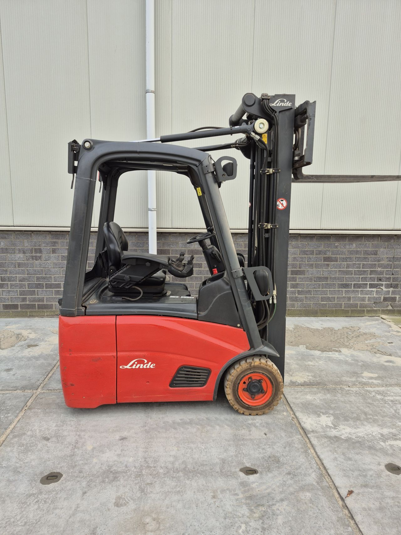 Linde E15-01 bj 2011 triplex sideshift 5.220 mm accu bj 2021