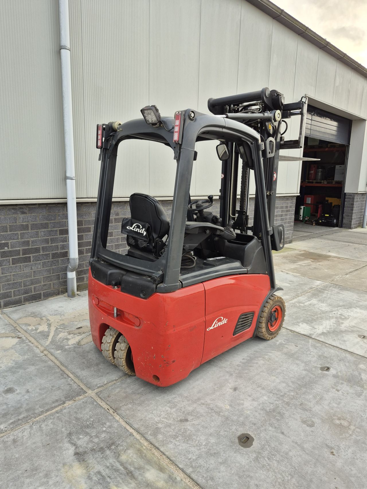 Linde E15-01 bj 2011 triplex sideshift 5.220 mm accu bj 2021