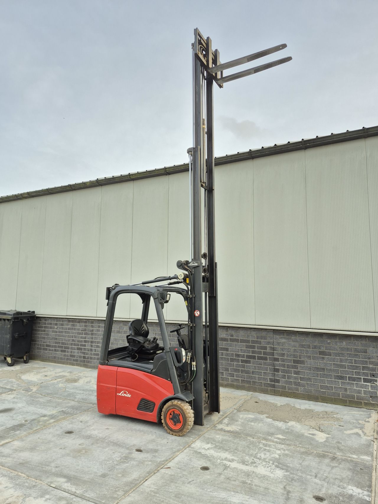 Linde E15-01 bj 2011 triplex sideshift 5.220 mm accu bj 2021