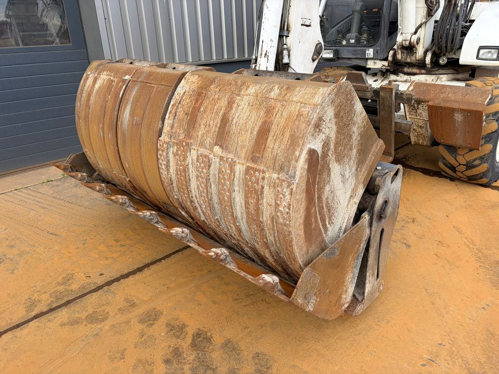 Mecalac 12MTX incl. 5 x bucket