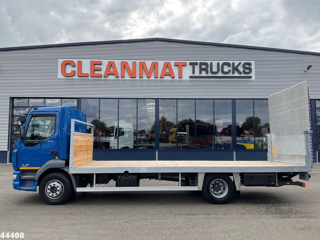 DAF FA LF 250 Euro 6 Autotransporter met laadklep