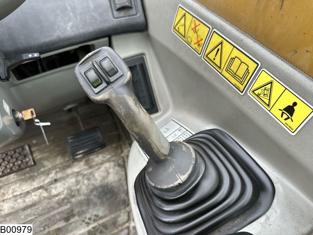 Caterpillar TH 330b 7,20 MTR, 3175 KG