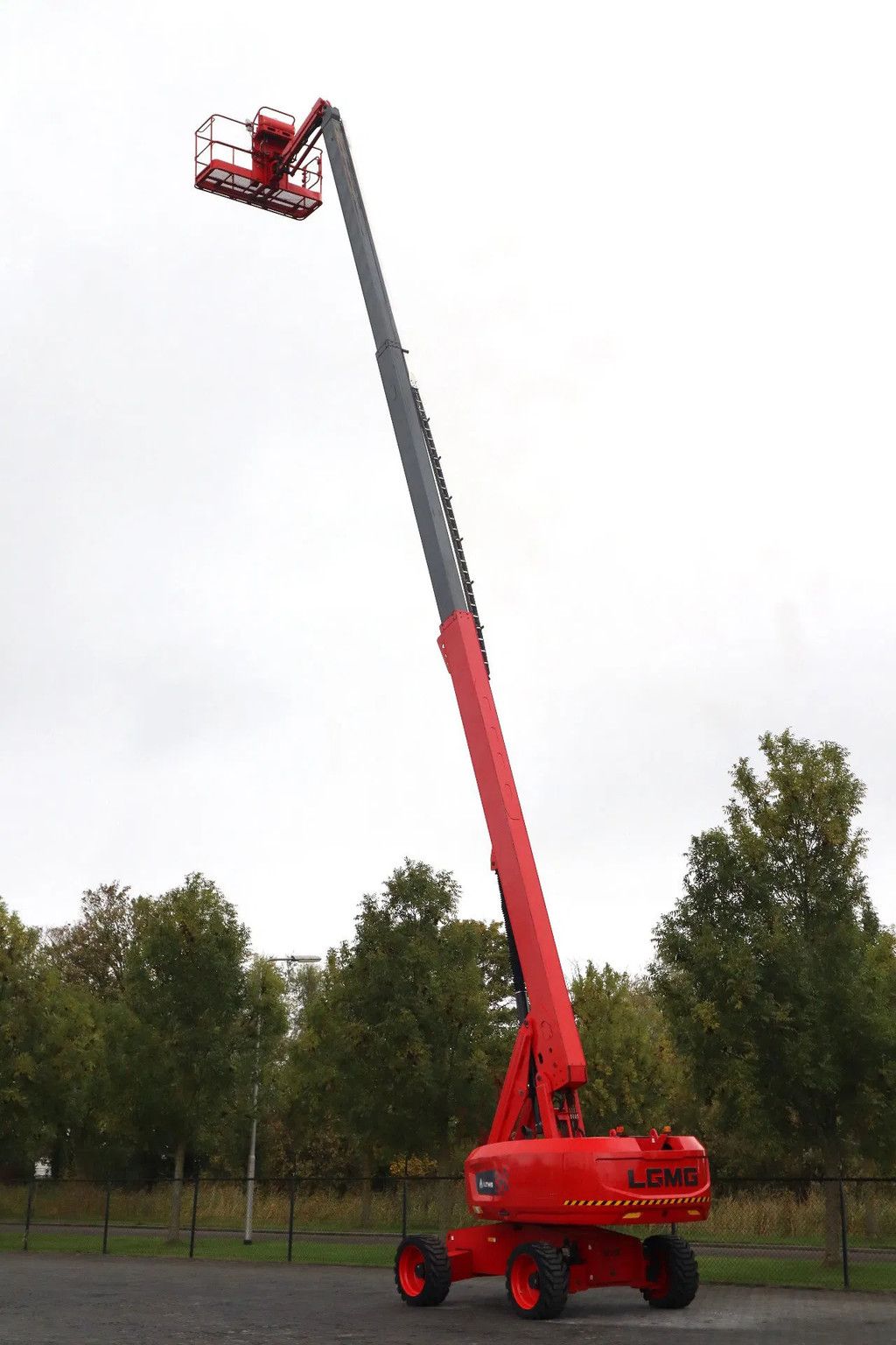 LGMG T22J | 24 METER | 300 KG | LOW HOURS!