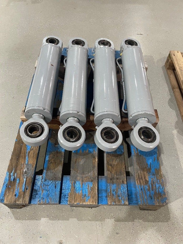 Menzi Muck Cilinders