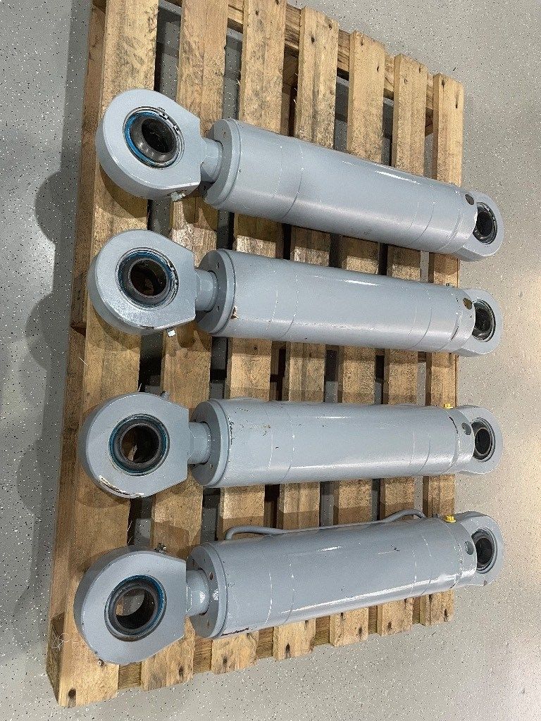 Menzi Muck Cilinders