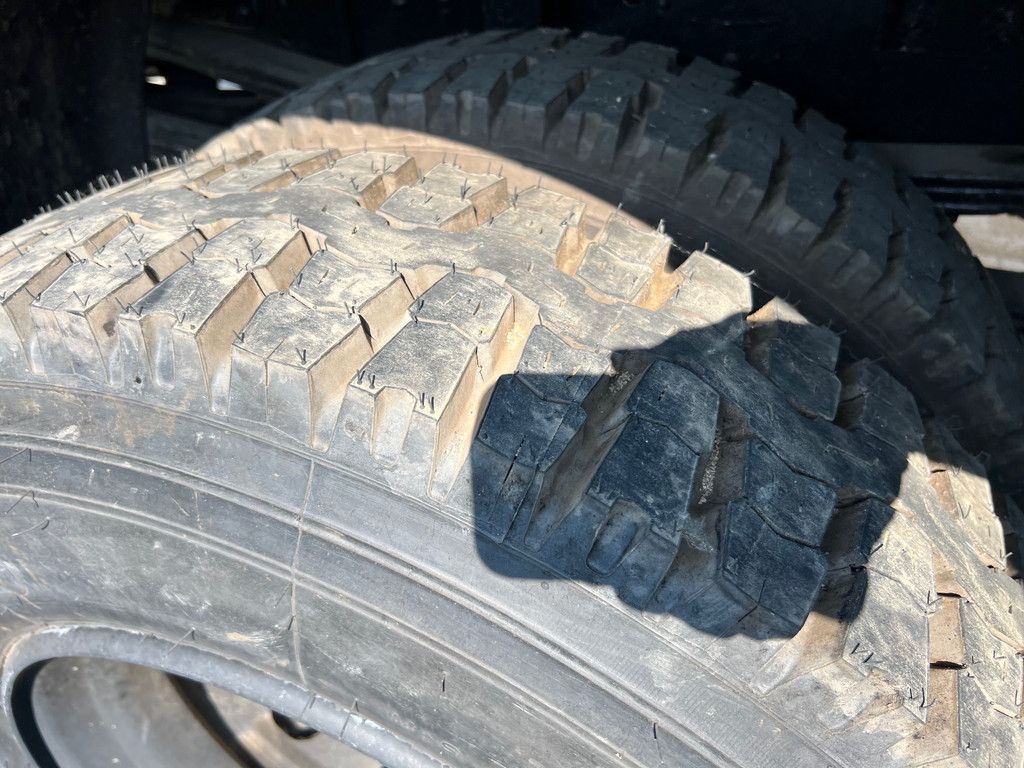 Mercedes-Benz 1017 4X4 ex army reconditioned white with crane