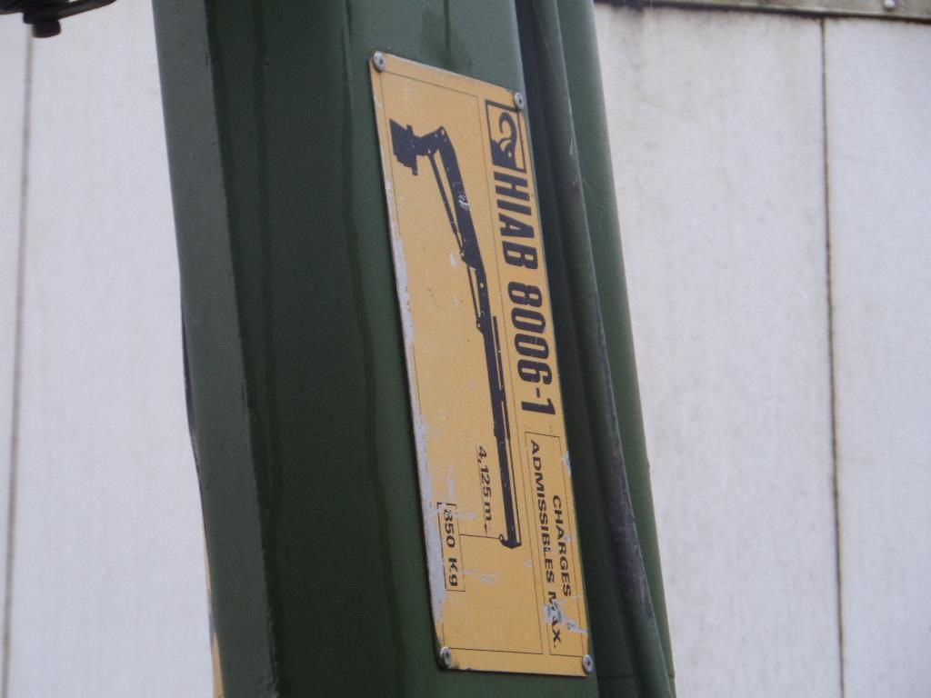 Mercedes-Benz 1017 4X4 ex army reconditioned white with crane