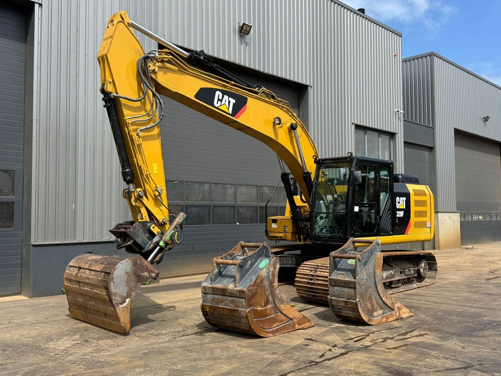 Caterpillar 320FL incl. 3 x Bucket