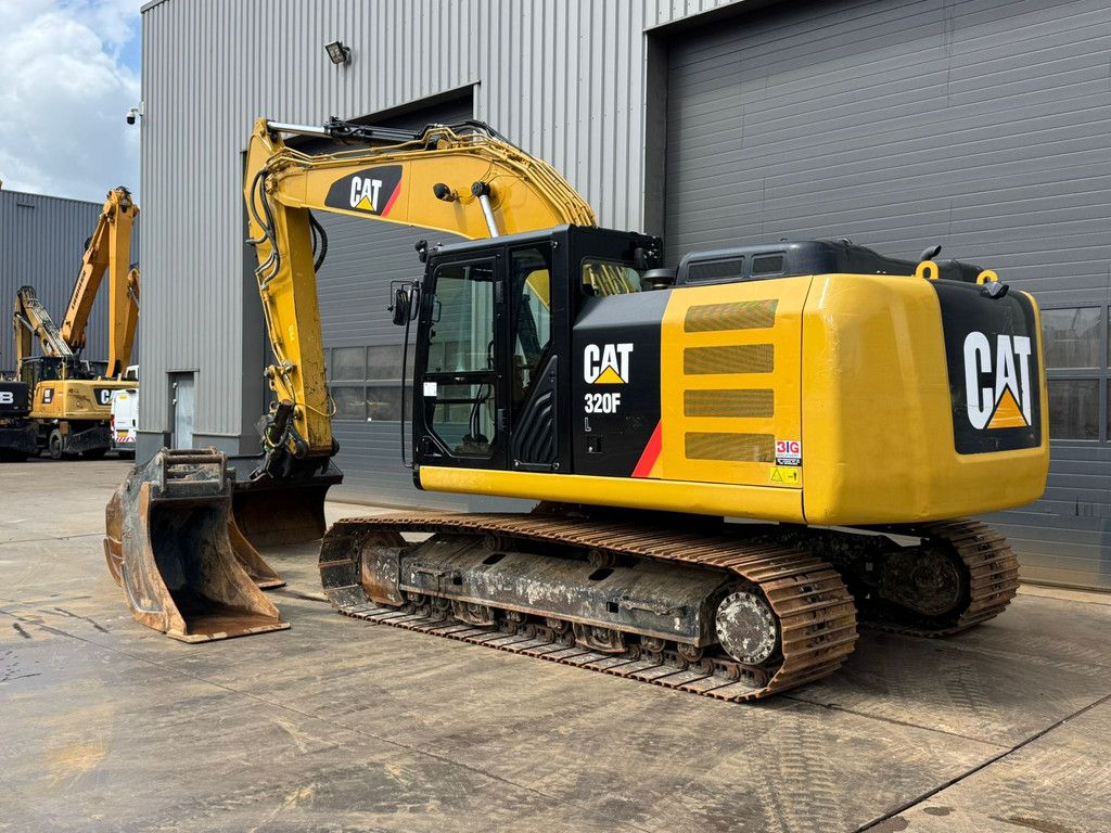 Caterpillar 320FL incl. 3 x Bucket