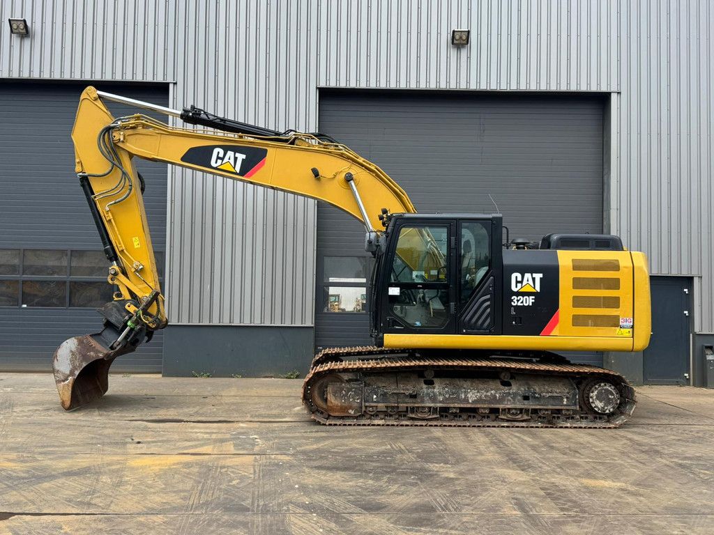 Caterpillar 320FL incl. 3 x Bucket