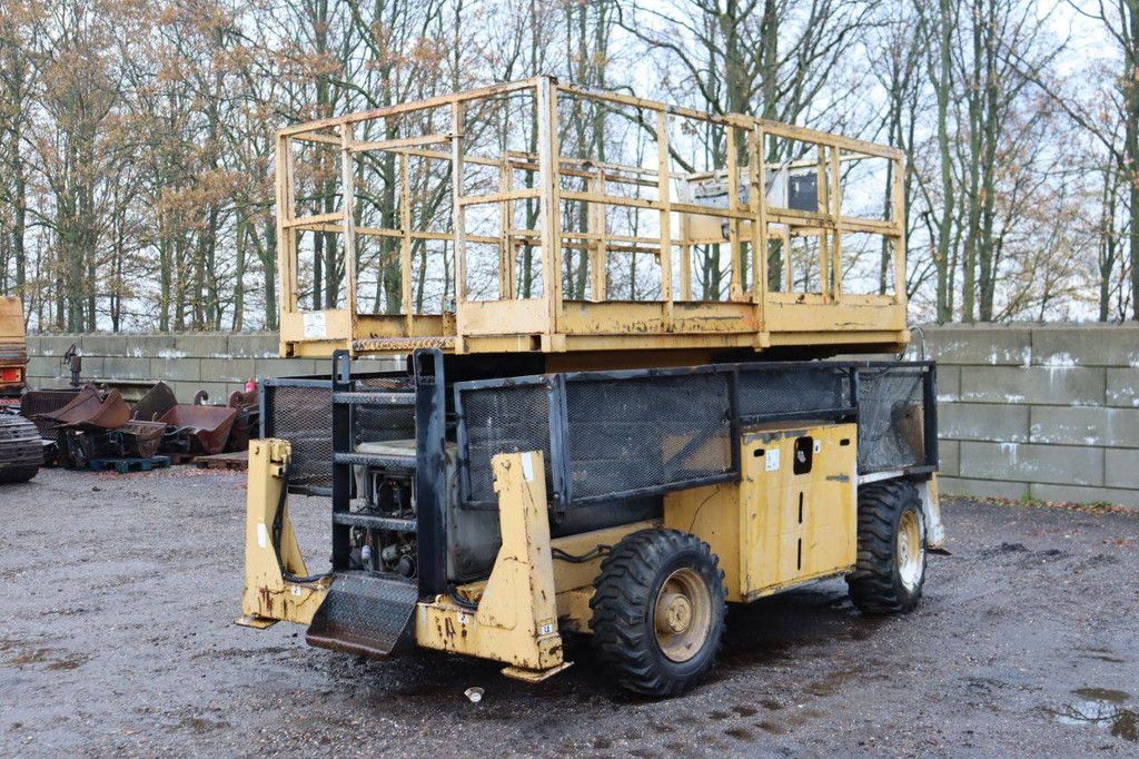 Scissor lift Grove SM4688 XT Diesel 14.2m 2000