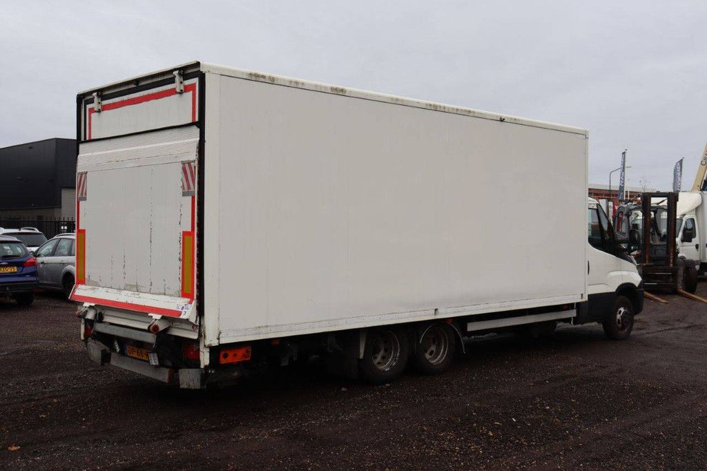 Trekker Iveco Daily 50C18 Diesel 180pk 2017 met oplegger Veldhuizen