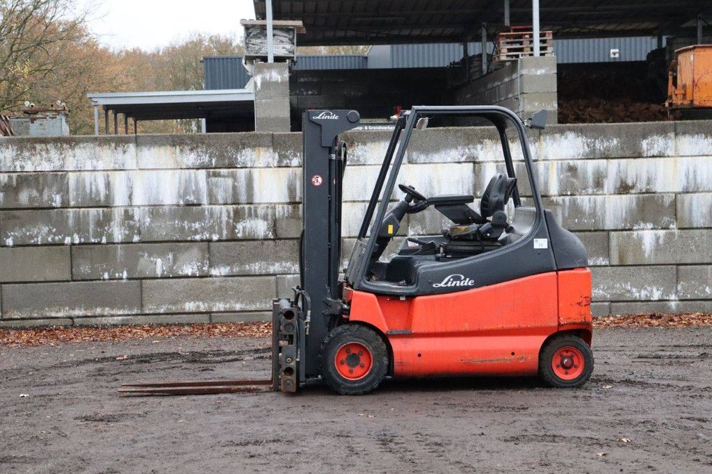 Forklift Linde E30/02/600 Electric 3000kg 7m 2009