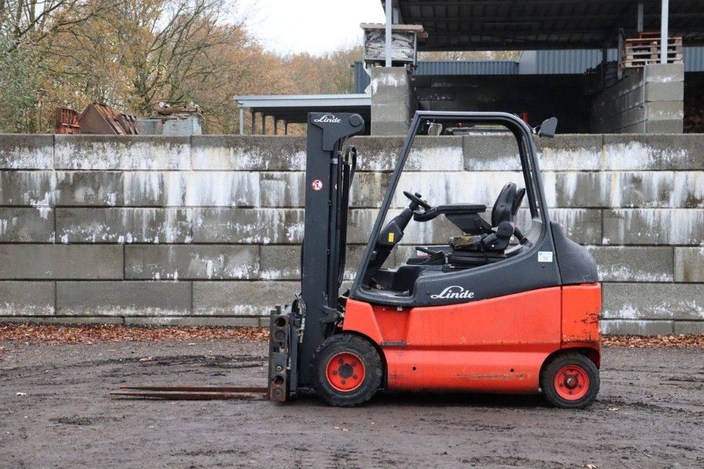 Forklift Linde E30/02/600 Electric 3000kg 7m 2009