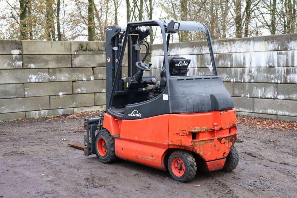 Forklift Linde E30/02/600 Electric 3000kg 7m 2009
