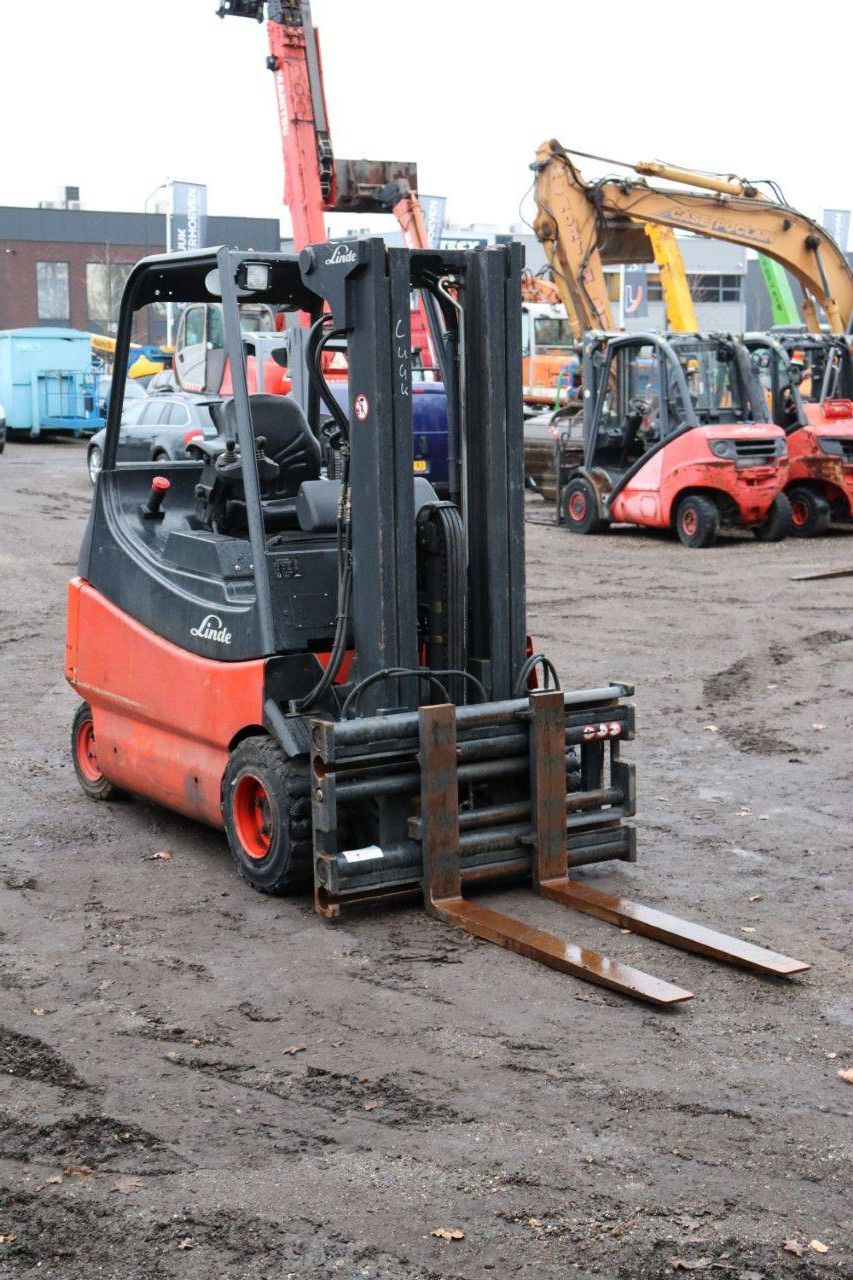 Forklift Linde E30/02/600 Electric 3000kg 7m 2009