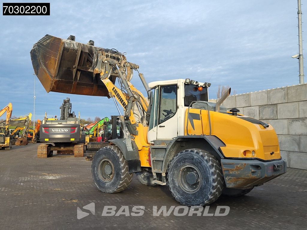 Liebherr L538 High Tip Bucket
