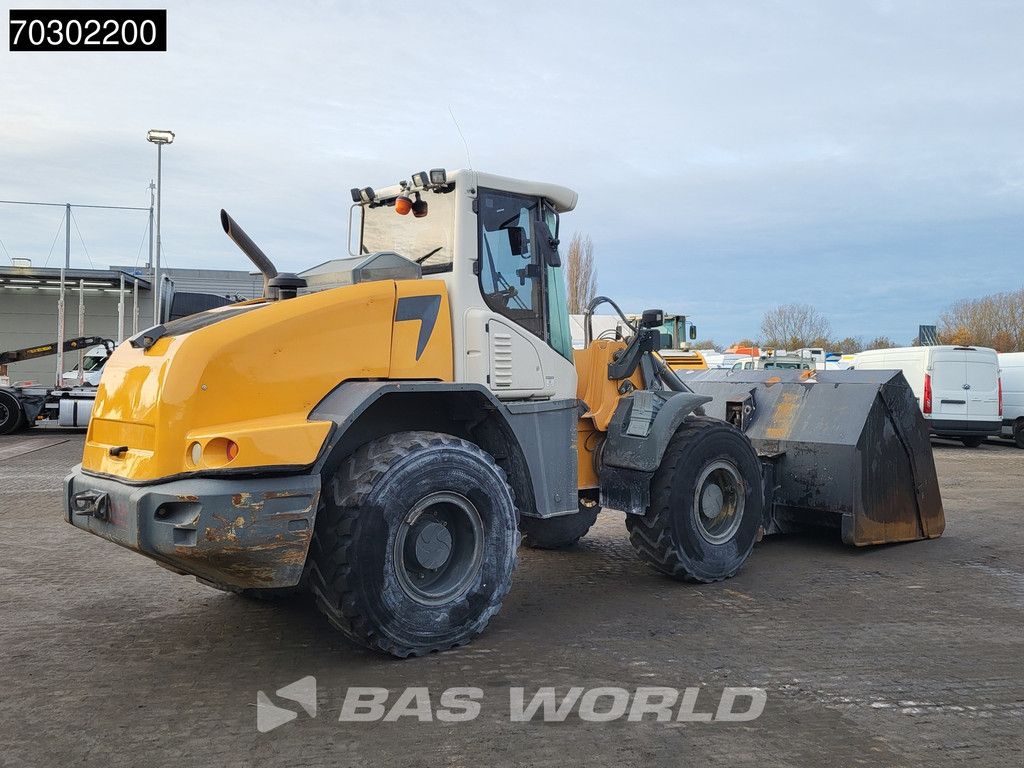 Liebherr L538 High Tip Bucket