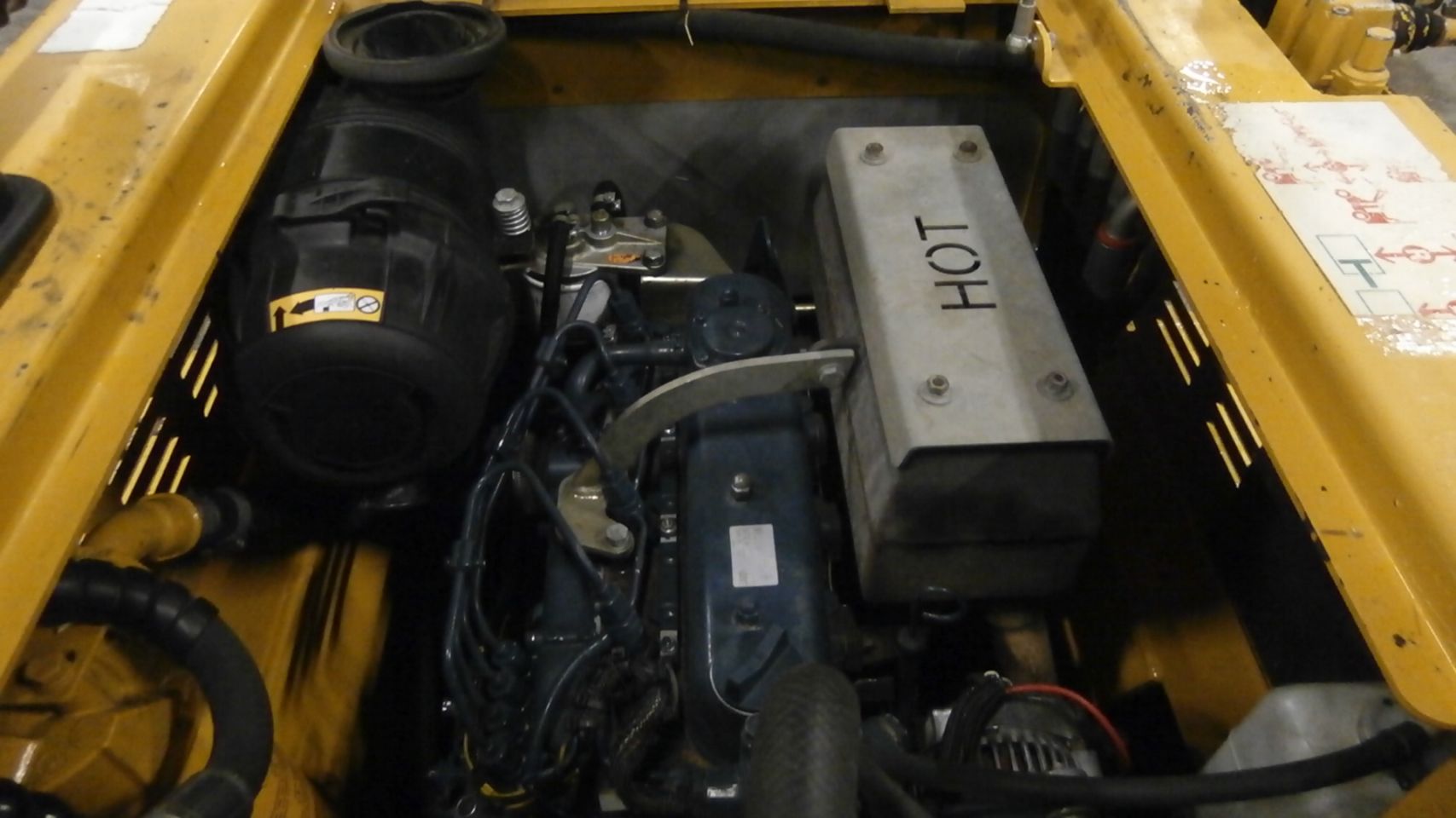 Knikmops 130 BJ 2012 met puinbak € 13.900,00