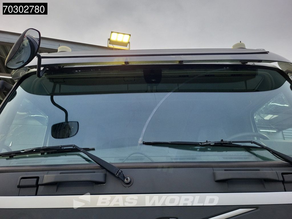 Volvo FM 500 4X2 60% Tyres VEB+