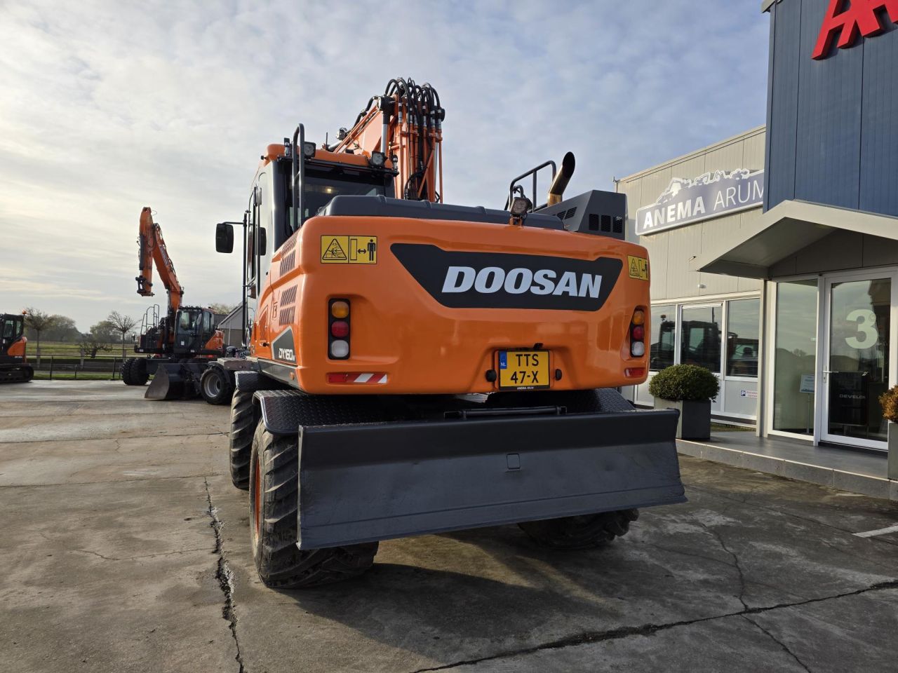 Doosan DX160W-5